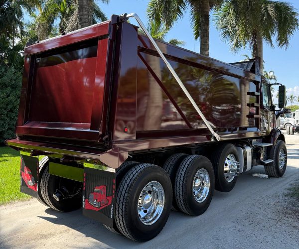 2022 VOLVO VNR DUMP TRUCK TRI AXLE LOW MILES 009