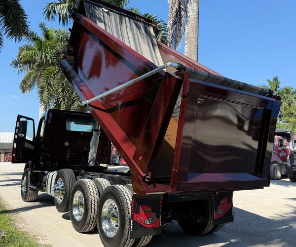 2022 VOLVO VNR DUMP TRUCK TRI AXLE LOW MILES 013