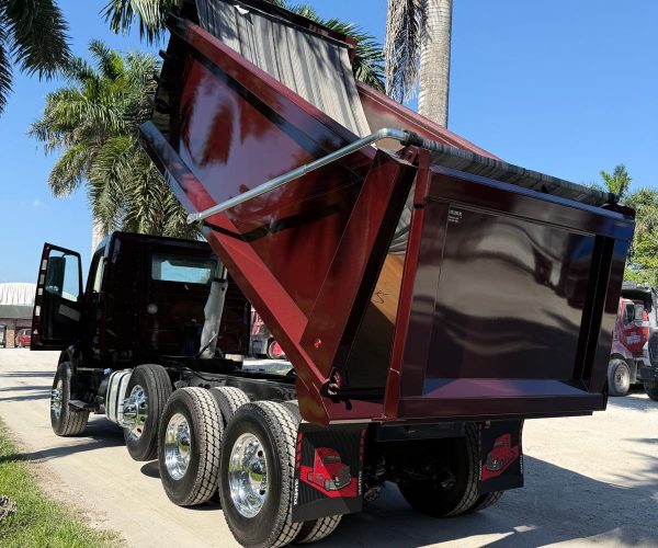 2022 VOLVO VNR DUMP TRUCK TRI AXLE LOW MILES 014