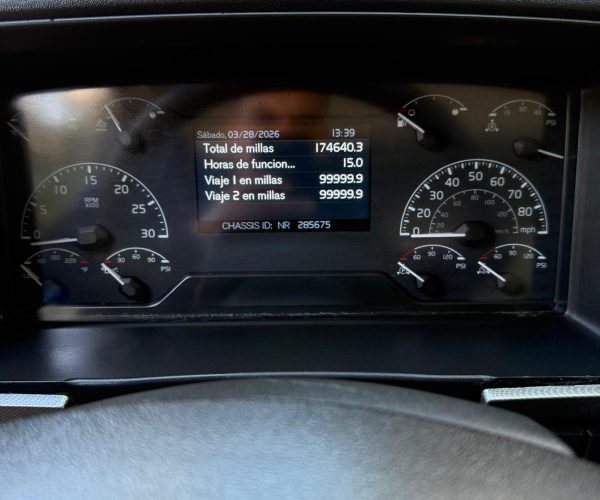 2022 VOLVO VNR DUMP TRUCK TRI AXLE LOW MILES 015