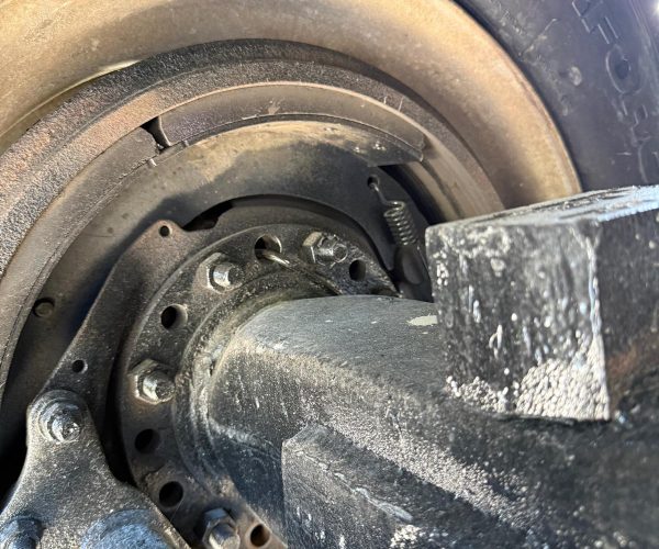 2022 VOLVO VNR DUMP TRUCK TRI AXLE LOW MILES 018