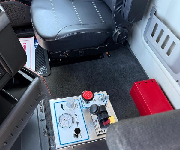 2022-VOLVO-VNR-DUMP-TRUCK-TRI-AXLE-LOW-MILES-021