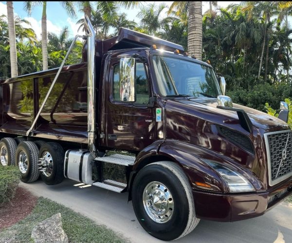 2022 VOLVO VNR300 DUMP TRUCK TRI-AXLE 001