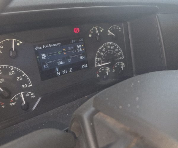 2022 VOLVO VNR300 DUMP TRUCK TRI-AXLE 006