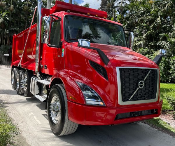 2022 VOLVO VNR300 DUMP TRUCK TRI-AXLE & 100K REAR HITCH 004