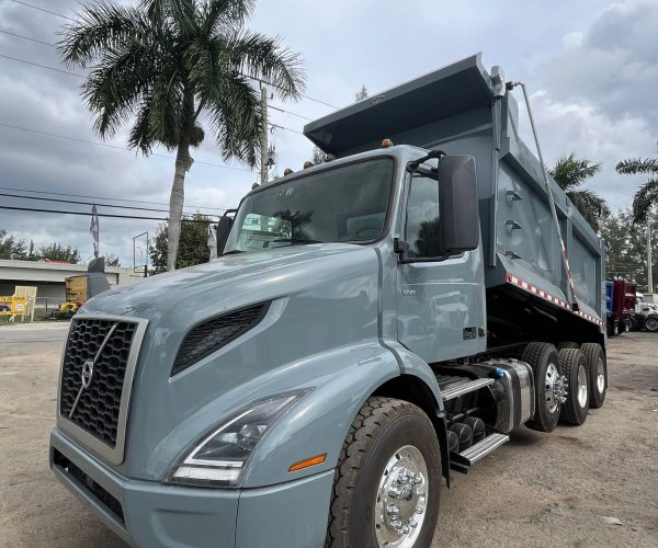 2022 VOLVO VNR300 DUMP TRUCK TRI-AXLE LOW MILES 002
