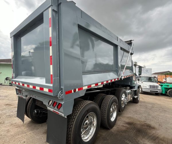 2022 VOLVO VNR300 DUMP TRUCK TRI-AXLE LOW MILES 004