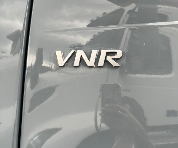 2022 VOLVO VNR300 DUMP TRUCK TRI-AXLE LOW MILES 007