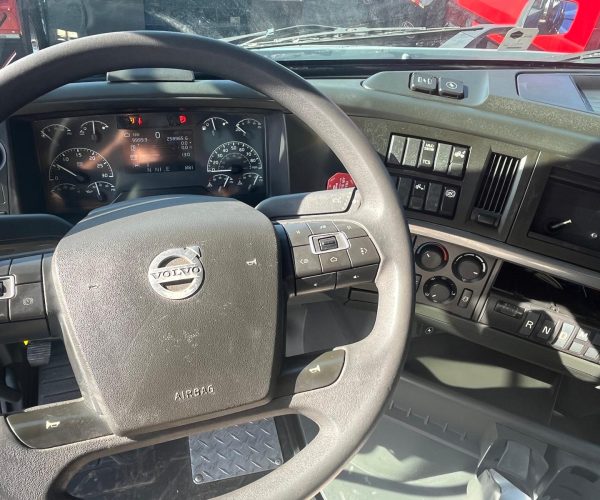 2022 VOLVO VNR300 DUMP TRUCK TRI-AXLE LOW MILES 010