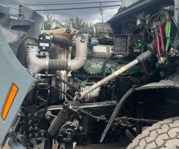 2022 VOLVO VNR300 DUMP TRUCK TRI-AXLE LOW MILES 014