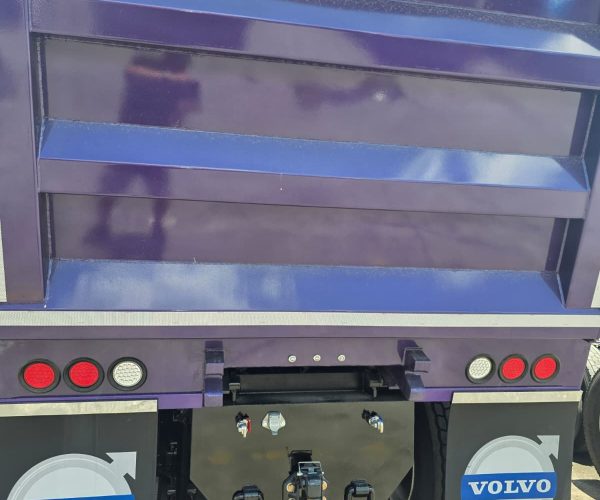 2023 VOLVO VNR TRI-AXLE DUMP TRUCK LOW MILES 006