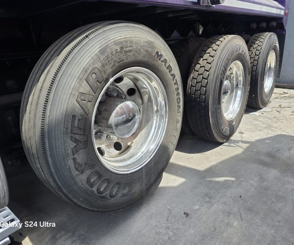 2023-VOLVO-VNR-TRI-AXLE-DUMP-TRUCK-LOW-MILES-NUEVAS 005