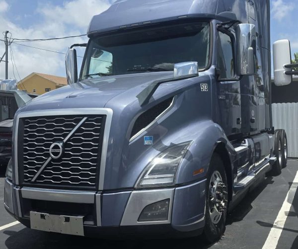 2024 VOLVO VNL 760, LOW MILES FINANCIAL SERVICES AVAILABLE 001
