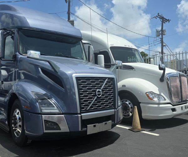 2024 VOLVO VNL 760, LOW MILES FINANCIAL SERVICES AVAILABLE 002