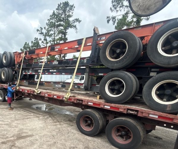 20FT CONTAINER CHASSIS W 11R22.5 TIRES & SPOKE WHEELS 003