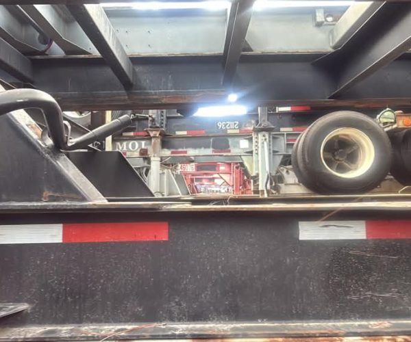 20FT-CONTAINER-CHASSIS-W-11R22.5-TIRES-SPOKE-WHEELS-012