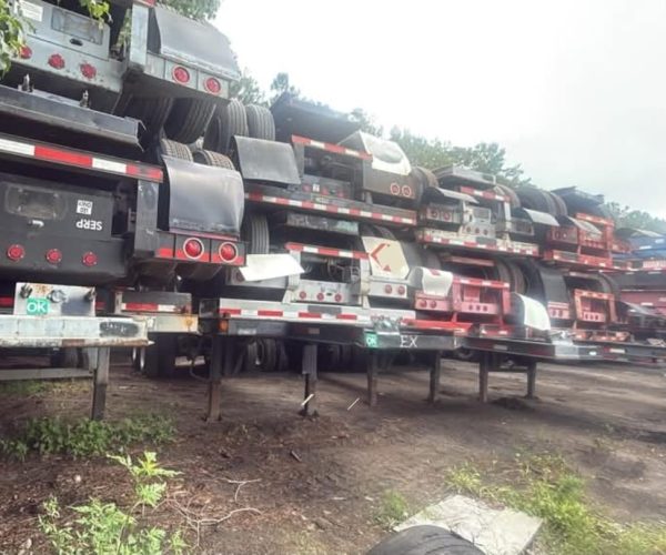 20FT-CONTAINER-CHASSIS-W-11R22.5-TIRES-SPOKE-WHEELS-013