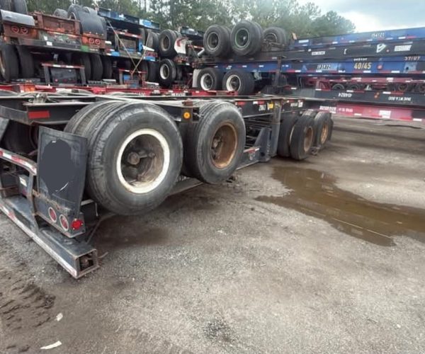 20FT-CONTAINER-CHASSIS-W-11R22.5-TIRES-SPOKE-WHEELS-014