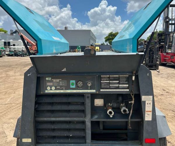 4 AIRMAN PDS185S PORTABLE AIR COMPRESSORS WITH 015