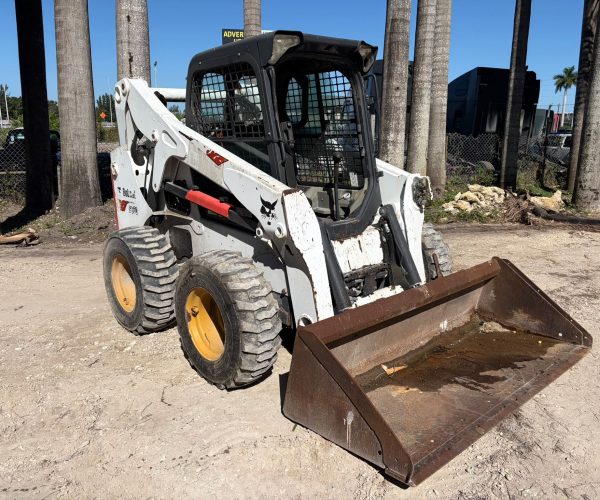 BOBCAT S650 BOBCAT SOLID TIRES WITH BUCKET INCLUDED 001