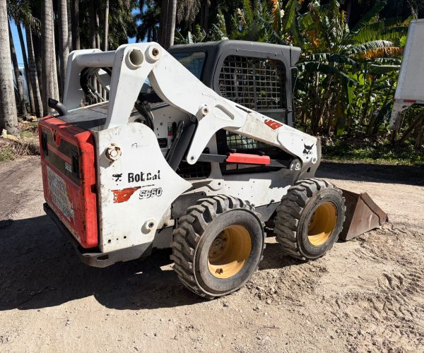 BOBCAT S650 BOBCAT SOLID TIRES WITH BUCKET INCLUDED 002