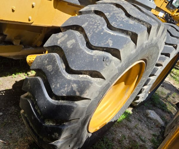 CAT 12H MOTOR GRADER ENCLOSED CAB & SCARIFIER 017