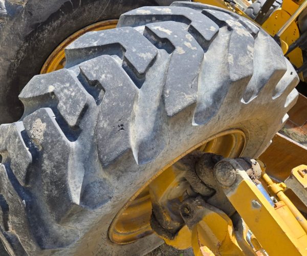CAT 12H MOTOR GRADER ENCLOSED CAB & SCARIFIER 019