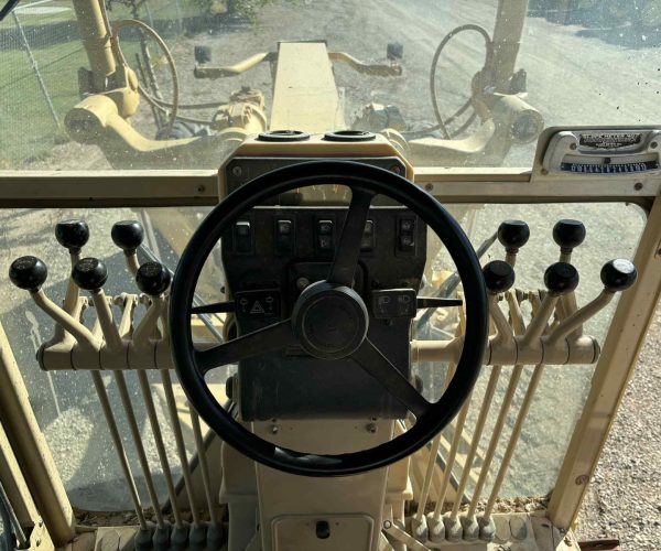 CATERPILLAR 140H MOTORGRADER WITH RIPPER 010