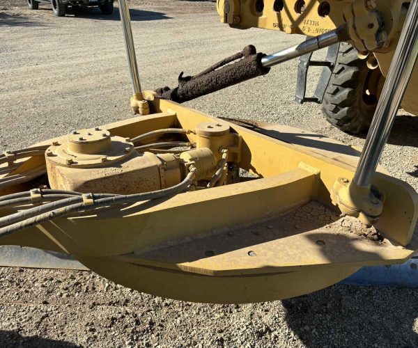 CATERPILLAR 140H MOTORGRADER WITH RIPPER 013