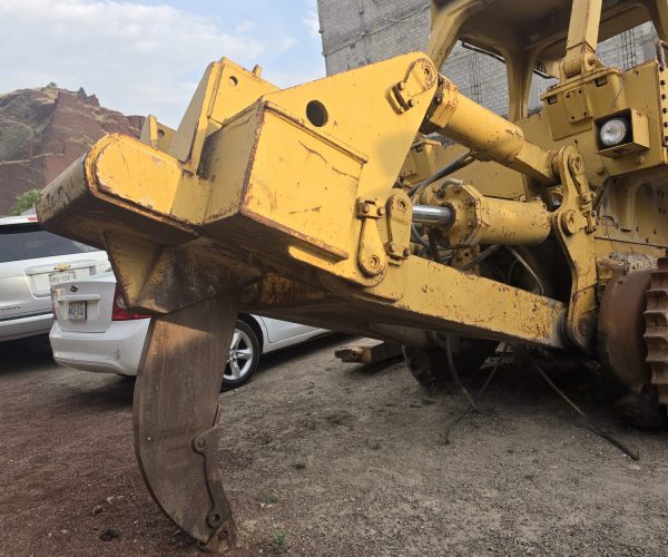 CATERPILLAR D8K SINGLE SHANK RIPPER HEAVY DUTY 001