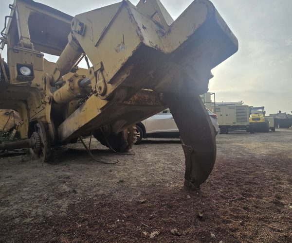 CATERPILLAR D8K SINGLE SHANK RIPPER HEAVY DUTY 002