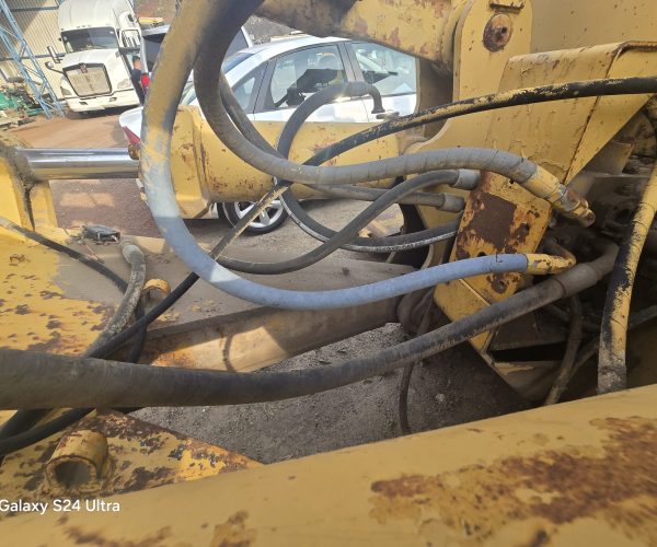 CATERPILLAR D8K SINGLE SHANK RIPPER HEAVY DUTY 006