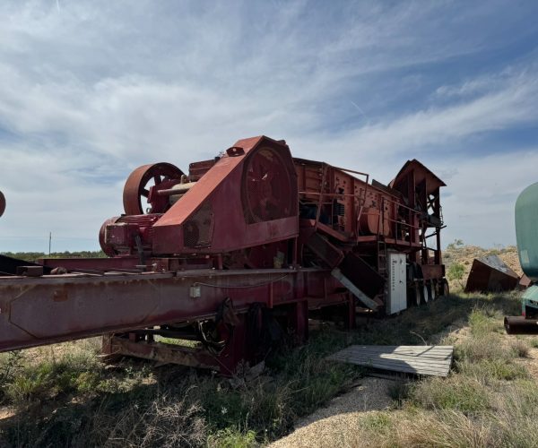 CRUSHING UNIT MOBILE CRUSHER PLANT MOUNTED ON A 78 FT 5-AXLE CUSTOM-BUILT MACHINE 003