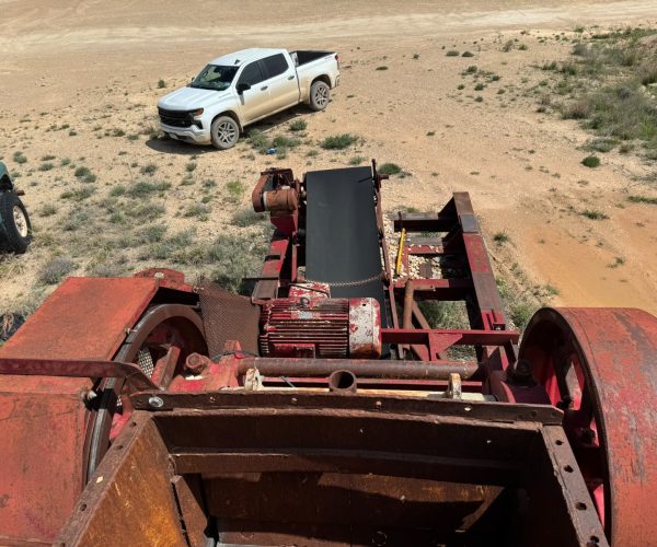CRUSHING UNIT MOBILE CRUSHER PLANT MOUNTED ON A 78 FT 5-AXLE CUSTOM-BUILT MACHINE 015