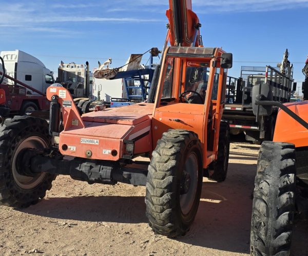 JLG SKY TRACK 8042 TELEHANDLER 003