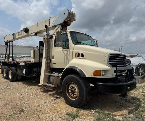NATIONAL 11105 BOOM CRANE 28TONS W FT 44FT JIB MOUNTED ON A 2007 STEERING TRUCK 001