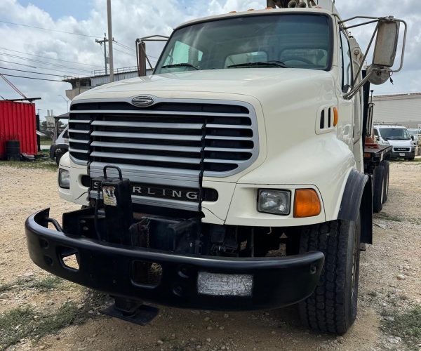 NATIONAL 11105 BOOM CRANE 28TONS W FT 44FT JIB MOUNTED ON A 2007 STEERING TRUCK 002