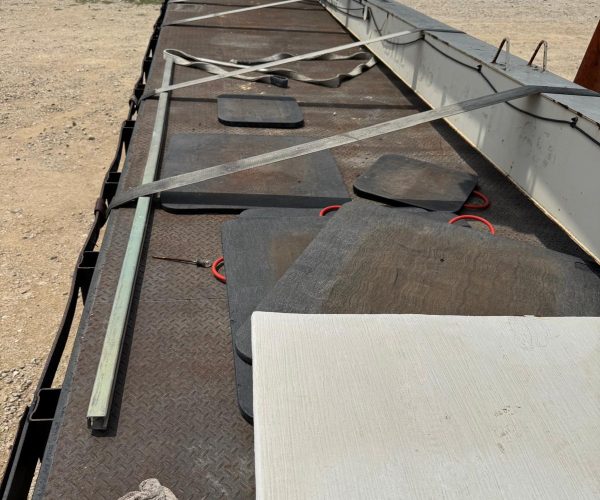 NATIONAL 11105 BOOM CRANE 28TONS W FT 44FT JIB MOUNTED ON A 2007 STEERING TRUCK 021
