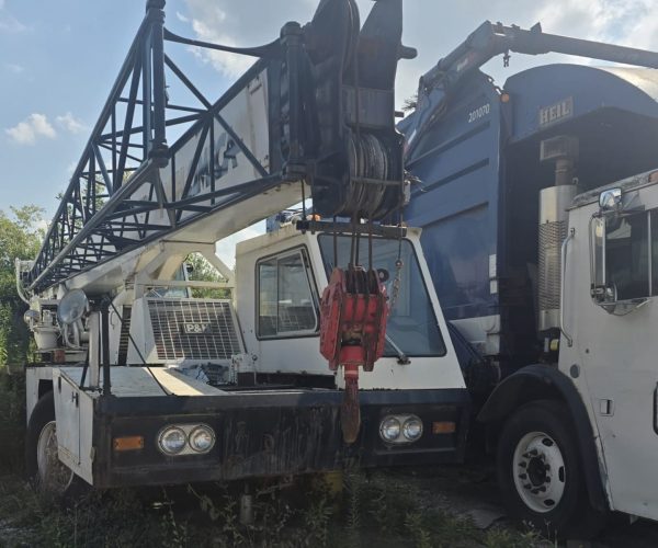 P&H OMEGA 3116 30 TONS ROUGH TERRAIN CRANE 001