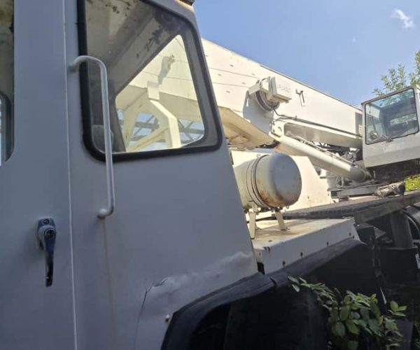 P&H OMEGA 3116 30 TONS ROUGH TERRAIN CRANE 010