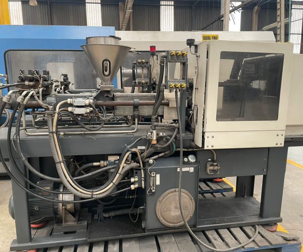 PLASTIC INJECTION MOLDING MACHINES MULTIPLE UNITS 011