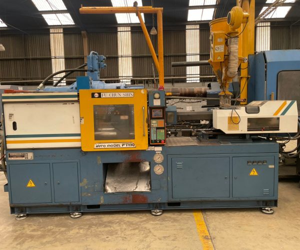 PLASTIC INJECTION MOLDING MACHINES MULTIPLE UNITS 012
