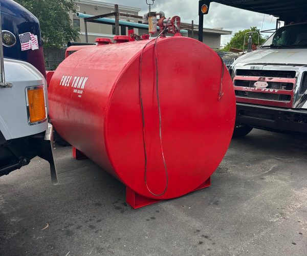 STATIONARY STEEL FUEL TANK 1.000 GALLONS WITH PUMP INCLUDED 004
