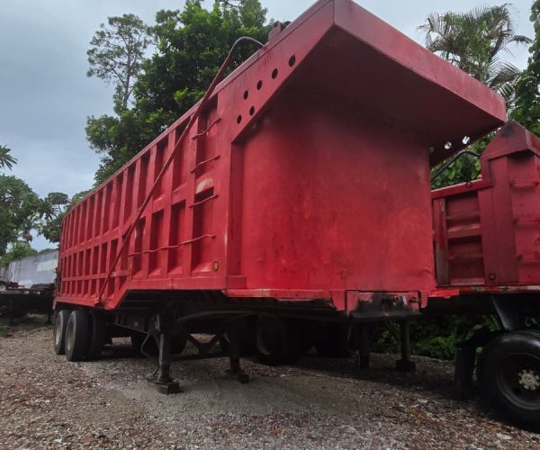 STEEL DUMP TRAILER BARN DOOR TANDEM 62 YARDAS SINGLE POINT SUSPENSION 001